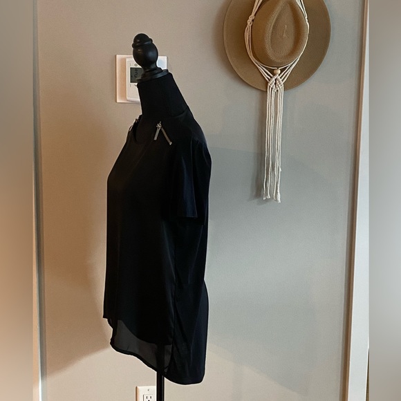 Michael Kors satiny black top - Picture 4 of 7